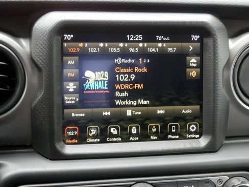 Used 2023 Jeep Gladiator Sport AWD/4WD image 32