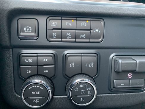 New 2025 Chevrolet Tahoe High Country image 44