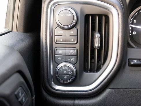 Used 2023 GMC Sierra 3500 Denali image 11