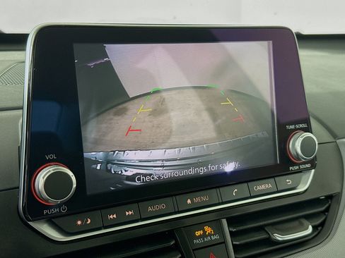 Used 2023 Nissan Altima 2.5 SR FWD image 14