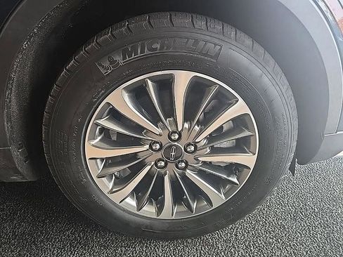 Used 2023 Lincoln Nautilus AWD w/ Premium Package image 41