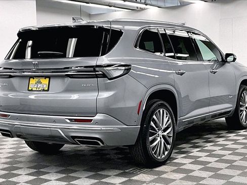 Used 2025 Buick Enclave Avenir w/ Super Cruise Package image 12