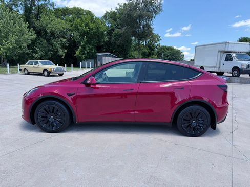 Used 2022 Tesla Model Y Long Range AWD/4WD image 41