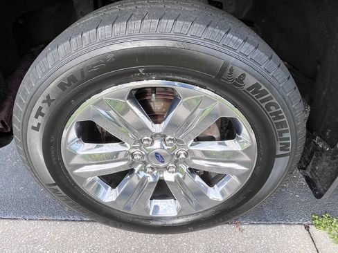 Used 2015 Ford F150 XLT w/ Equipment Group 302A Luxury AWD/4WD image 19