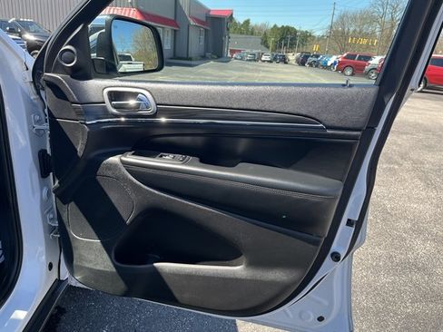 Used 2019 Jeep Grand Cherokee Limited w/ Luxury Group II AWD/4WD image 37