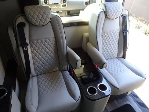 Used 2023 Mercedes-Benz Sprinter 3500 image 26