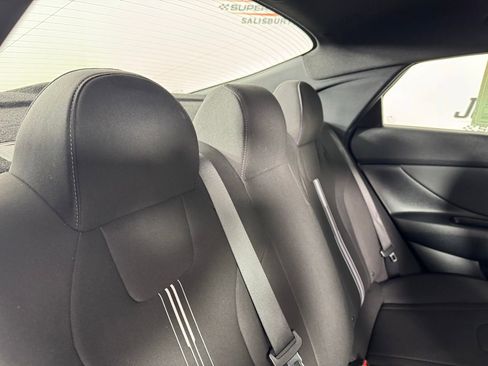 Used 2025 Hyundai Elantra Sport image 13