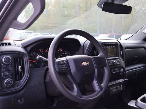 Used 2023 Chevrolet Silverado 1500 Custom AWD/4WD image 10