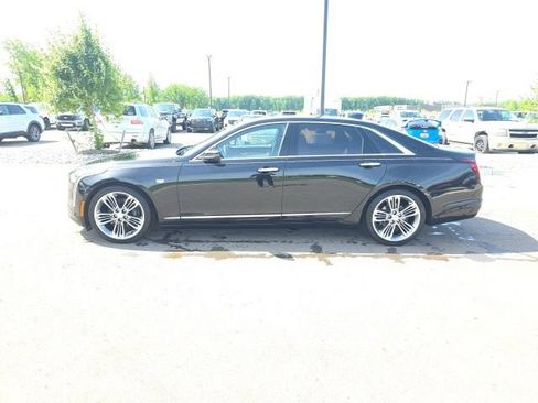 Used 2019 Cadillac CT6 Luxury w/ Driver Awareness Package AWD/4WD image 4