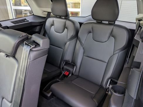 Used 2023 Volvo XC90 B5 Core w/ Climate Package image 31