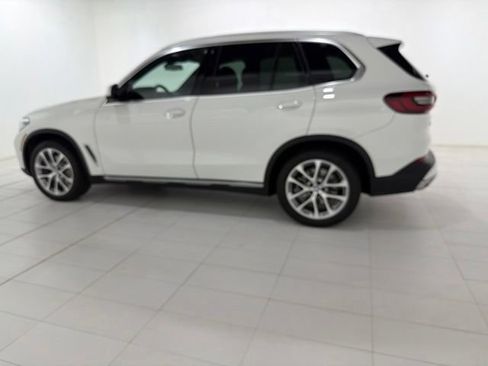 Used 2023 BMW X5 xDrive40i w/ Premium Package AWD/4WD image 2