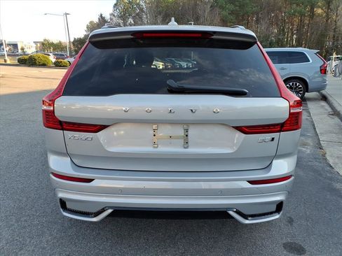 Certified 2025 Volvo XC60 B5 Plus image 4
