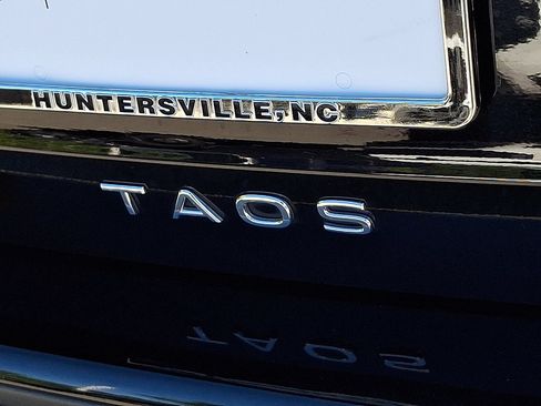 Certified 2023 Volkswagen Taos SE w/ Panoramic Sunroof Package FWD image 31