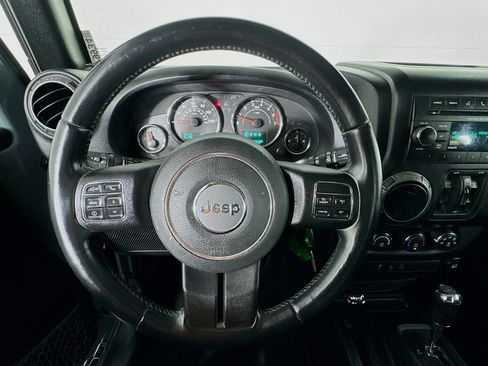 Used 2015 Jeep Wrangler Unlimited Sport image 11