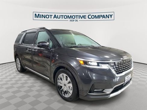 Used 2022 Kia Carnival SX Prestige image 1