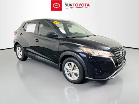 Used 2022 Nissan Kicks S FWD image 1