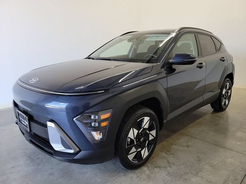 Used 2025 Hyundai Kona SEL AWD/4WD image 32