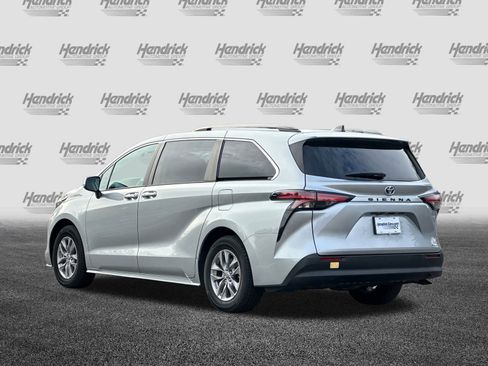 Used 2022 Toyota Sienna LE image 7