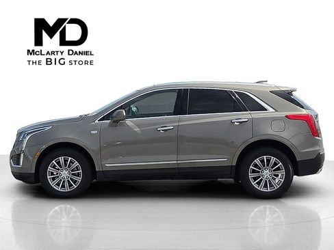 Used 2017 Cadillac XT5 Luxury w/ Driver Awareness Package image 3