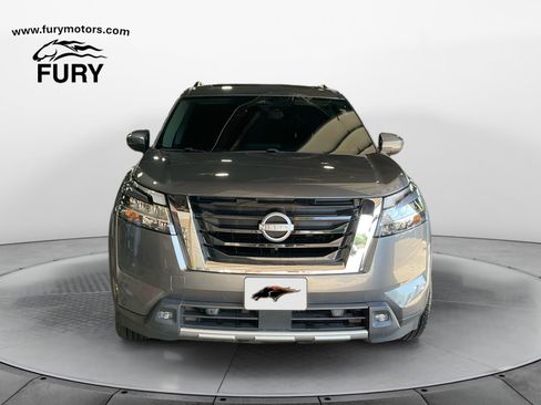 Used 2022 Nissan Pathfinder SV AWD/4WD image 8