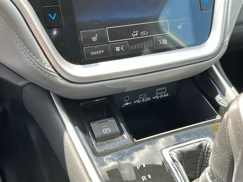 Certified 2025 Subaru Outback Premium AWD/4WD image 18