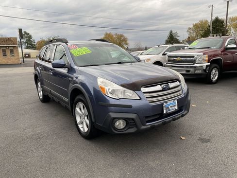 Used 2014 Subaru Outback 2.5i Premium image 3
