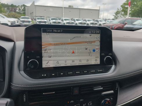 Used 2021 Nissan Rogue Platinum AWD/4WD image 16