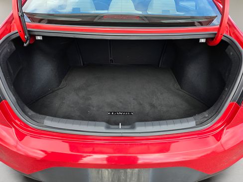 Used 2020 Hyundai Elantra SE FWD image 10