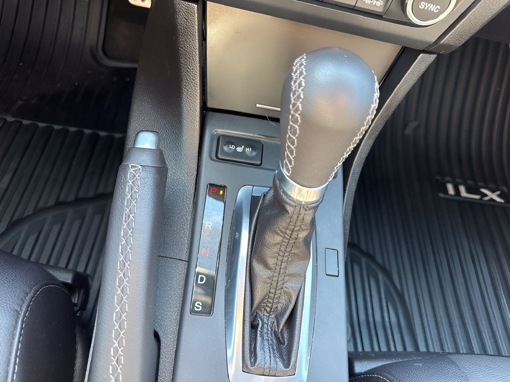 Used 2022 Acura ILX w/ Premium & A-SPEC Package FWD image 15