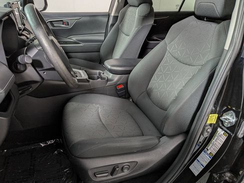 Used 2021 Toyota RAV4 XLE image 14