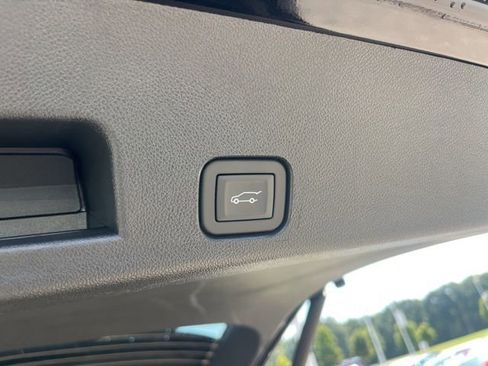 New 2026 Chevrolet Traverse LT w/ Enhanced Driving Package image 8