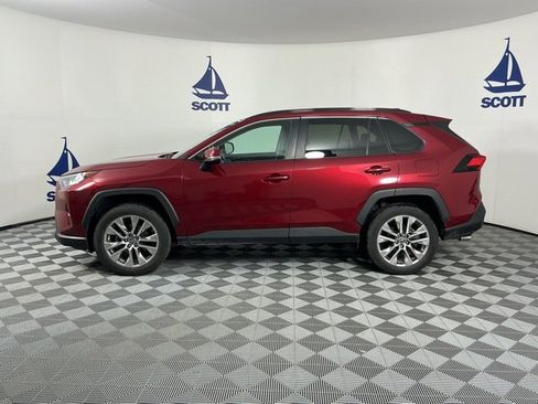 Used 2019 Toyota RAV4 XLE Premium w/ Cold Weather Package image 4