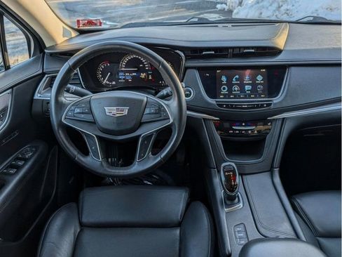 Used 2017 Cadillac XT5 Luxury image 22