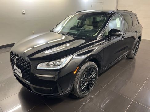 New 2026 Lincoln Corsair Reserve image 3