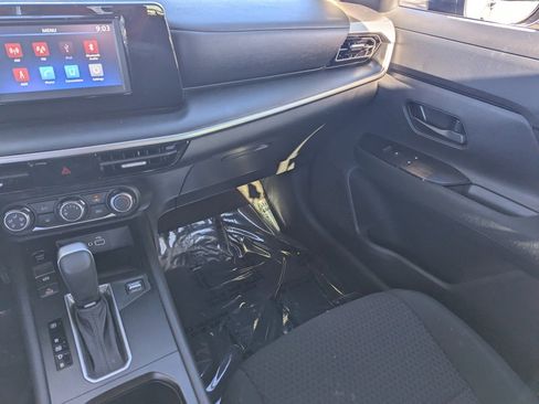 Certified 2025 Nissan Kicks S image 19