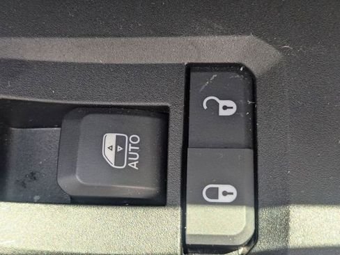 Used 2024 Jeep Grand Cherokee Limited RWD image 32