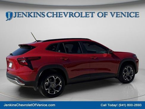 New 2026 Chevrolet Trax LT w/ Driver Confidence Package FWD image 5