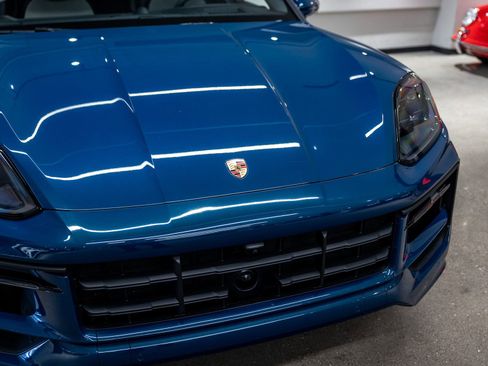 New 2025 Porsche Cayenne Coupe image 13