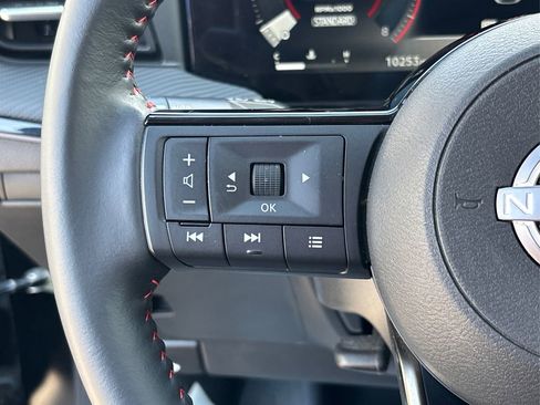 Used 2025 Nissan Kicks SR AWD/4WD image 24