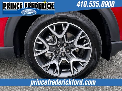 Used 2025 Ford Explorer Platinum w/ Ultimate Package image 9