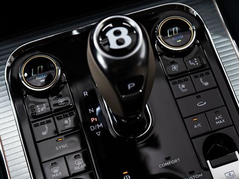 Used 2026 Bentley Flying Spur Plug-In Hybrid AWD/4WD image 33