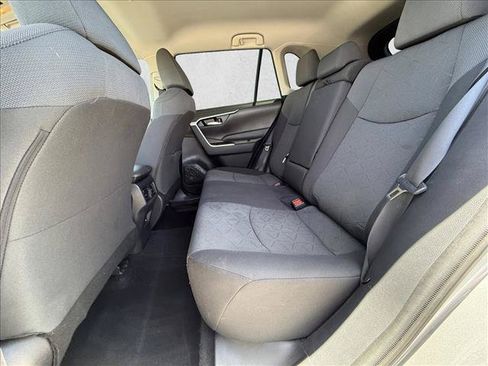 Used 2021 Toyota RAV4 XLE FWD image 21