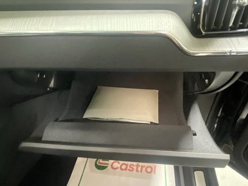 Certified 2025 Volvo XC60 B5 Plus image 29