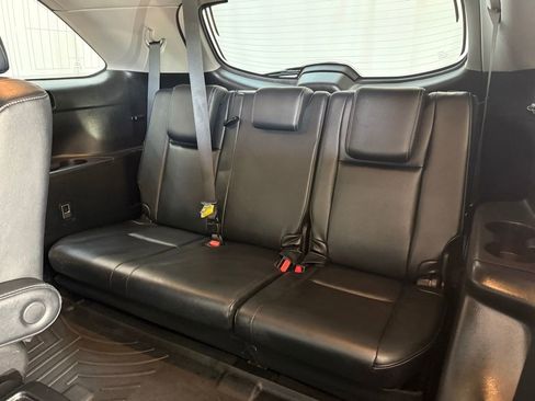 Used 2017 Toyota Highlander SE image 19