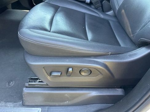 Used 2025 GMC Sierra 1500 SLT AWD/4WD image 32