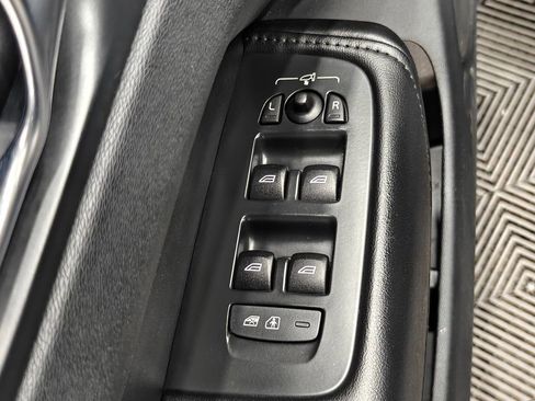 Used 2023 Volvo XC60 B5 Plus AWD/4WD image 35