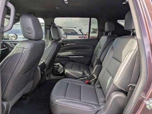 Used 2024 Chevrolet Traverse LT w/ Enhanced Driving Package FWD image 14