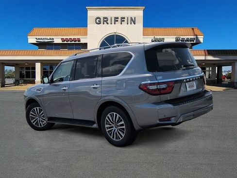 Used 2023 Nissan Armada SL w/ Captain's Chairs Package AWD/4WD image 9