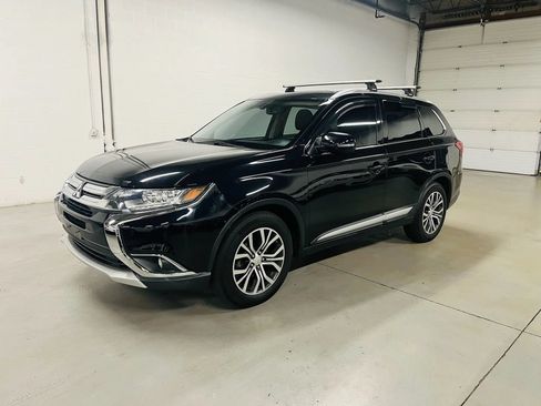 Used 2017 Mitsubishi Outlander SEL AWD/4WD image 2