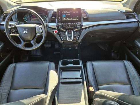 Used 2023 Honda Odyssey Touring image 16
